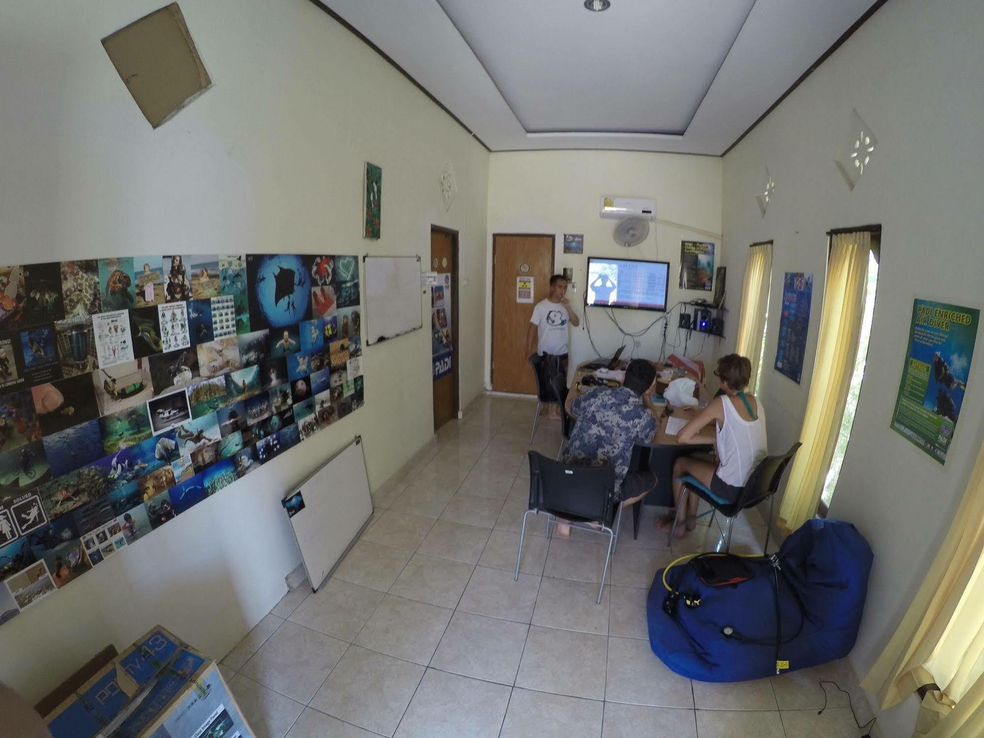 Bali Fab Dive Center Vandrarhem Amed Exteriör bild